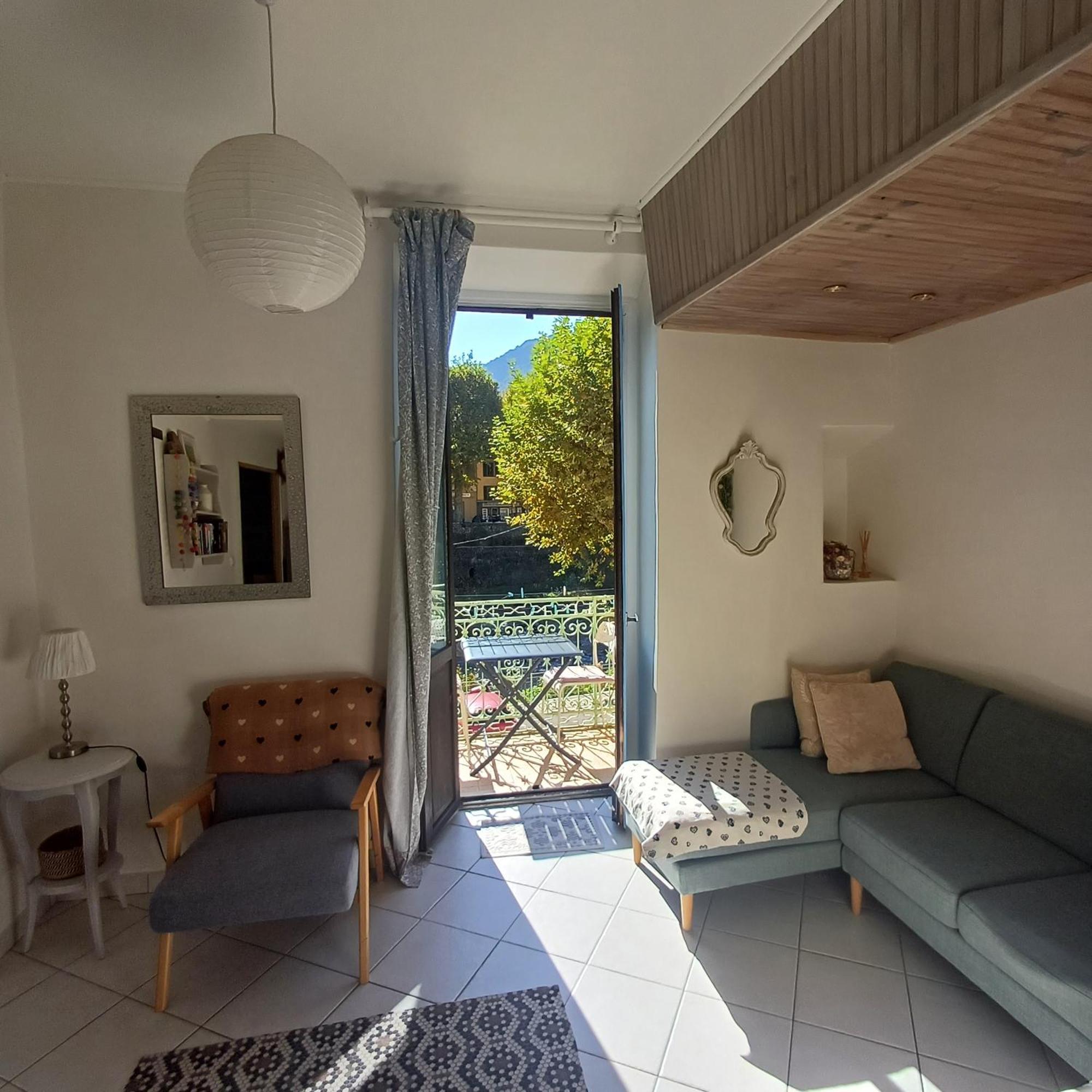 Riverside Apartment Sospel Chambre photo